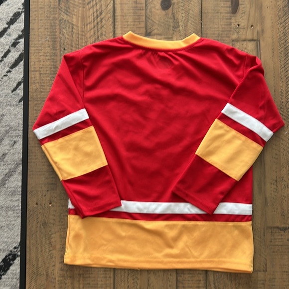 Calgary Flames Jersey - Youth Medium 7-8 - Picture 8 of 8